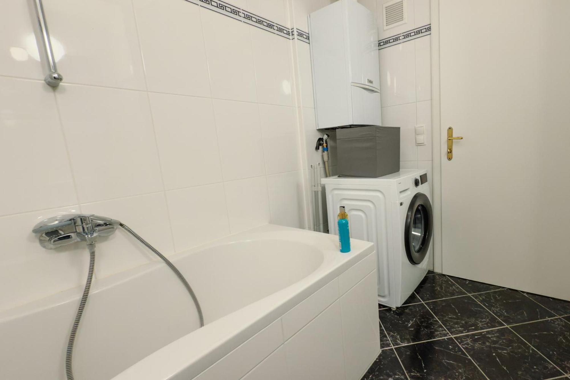 110Qm, 4 Bedrooms, Near Schoenbrunn - Axara Housing Osw 33 Vienna Exterior photo